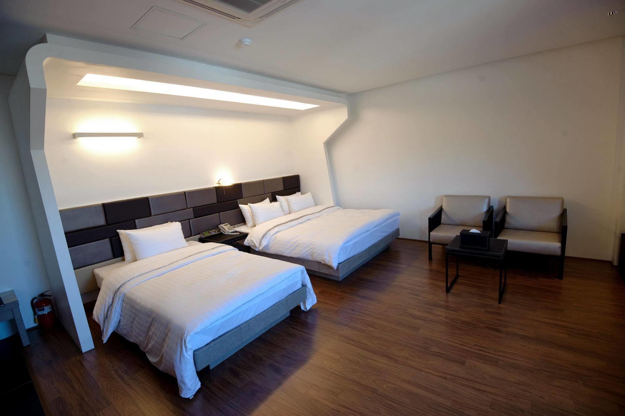 Jeonju Jazz Around Hotel Eksteriør billede